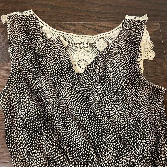 Tulip Cut Animal Printed Sleeveless Dress with Crochet Detailing - Picture 2 of 6